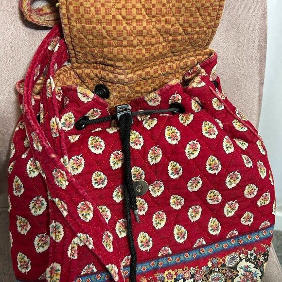 VTG Vera Bradley Drawstring Quilted Backpack Red Paisley Goji Berry Purse Small - Picture 4 of 13